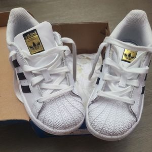 ADIDAS SHOES WHITE/BLACK SIZE 10 Toddler